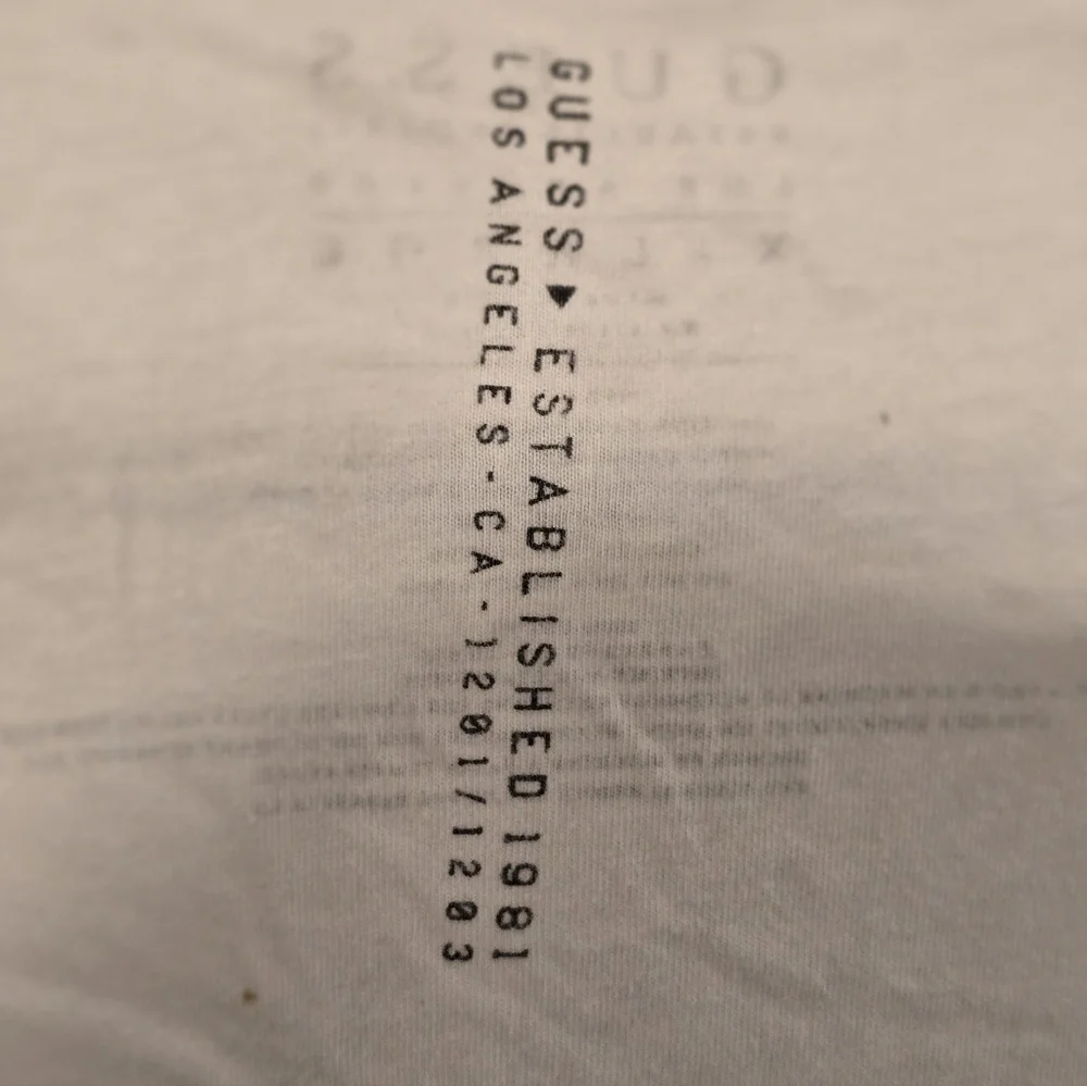 GUESS Los Angeles Graphic Tee “Image Edit” | Size XL | Vintage Street Style - Picture 4 of 5